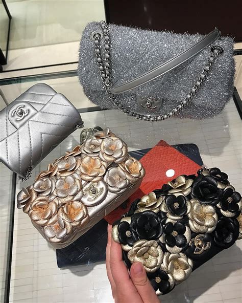 chanel flower handbag